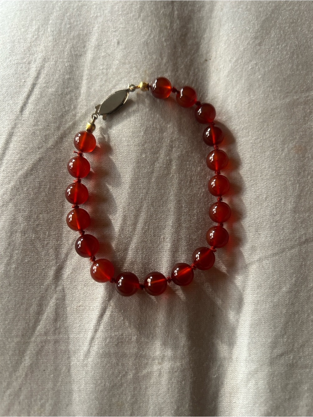 Amber vintage bracelet with silver lock